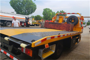 高桥镇附近拖车电话号码服务